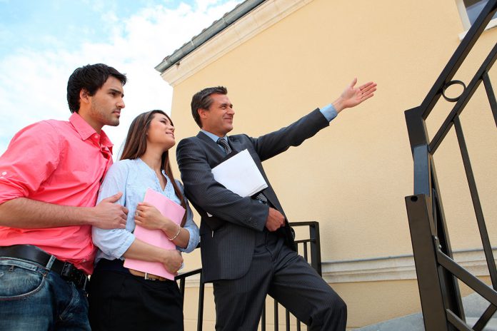 jóvenes Publicaciones inmobiliarias. Frases agente inmobiliario
