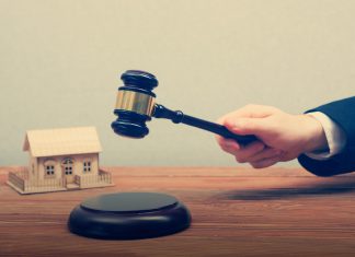 Condenados en Cádiz por puentear a una agencia inmobiliaria Aceptación a tramite de recurso sobre casas moviles