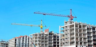 Funcas, pronostica bajadas del 20% en inversión construcción
