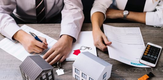 Las hipotecas caen un 14,6% en marzo, según el INE