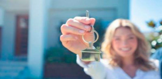 La compra de viviendas por parte de extranjeros caerá un 50% en el segundo semestre