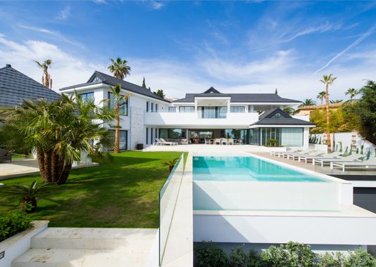 Canarias quiere prohibir la compra de viviendas por extranjeros Varapalo para hacienda, las plataformas de alquileres turisticos no estan obligadas a informar segun el supremo