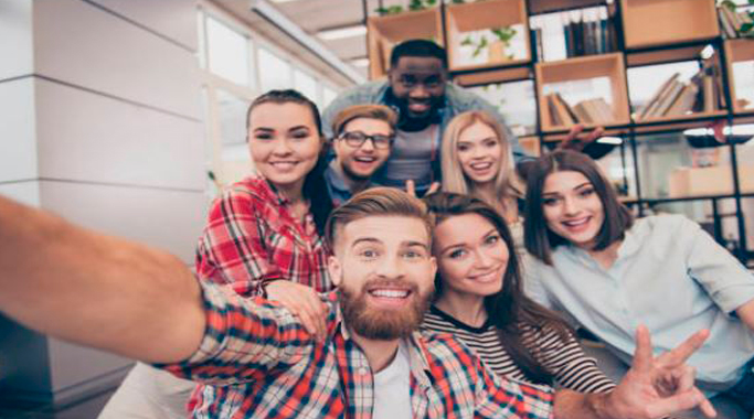-jóvenes Subidas de sueldo o viviendas más barata para los jóvenes